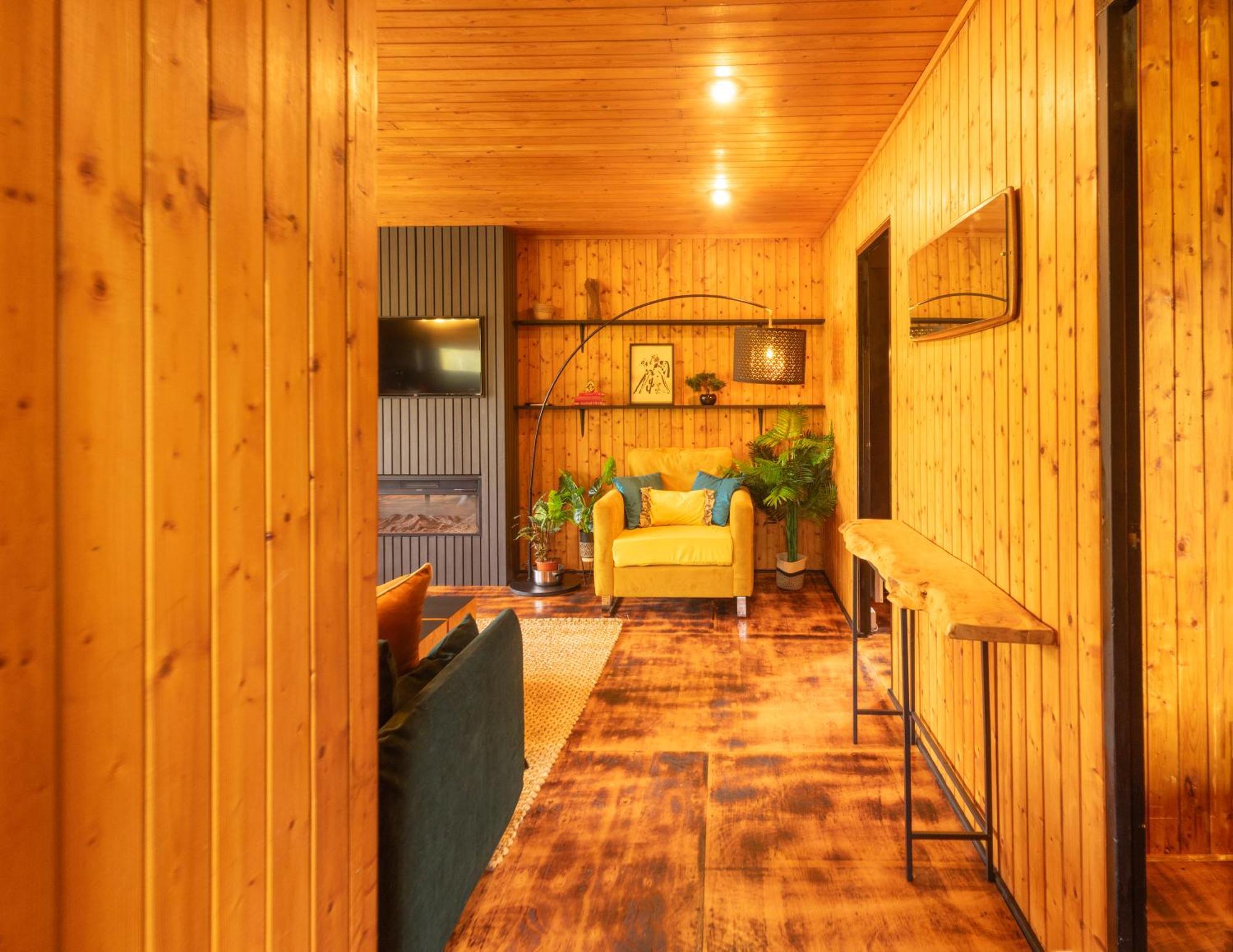 Kingswood Lodges Fort William Exterior photo