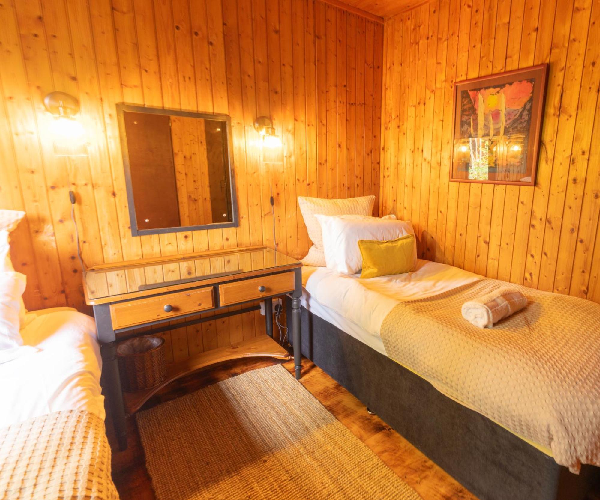 Kingswood Lodges Fort William Exterior photo